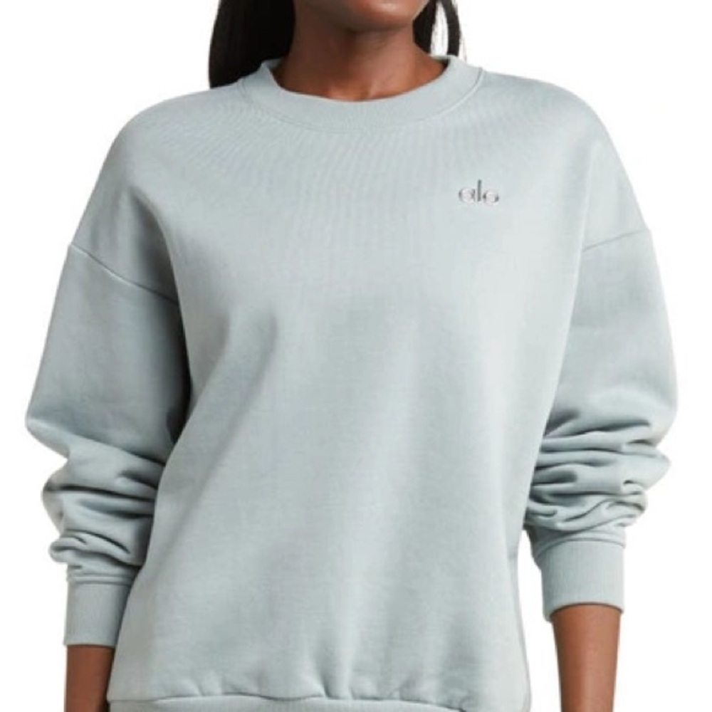 ALO Yoga Light Blue Sweatshirt - Picture 2 of 6
